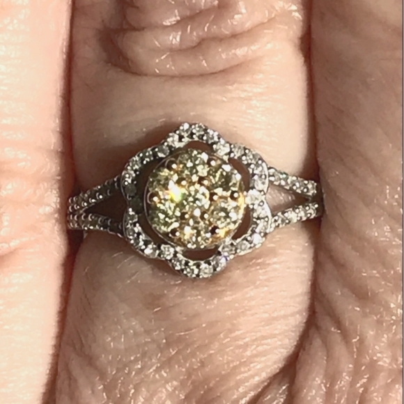 Intense Yellow & White Diamond Ring - Picture 2 of 4